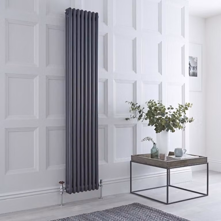 Radiatore Triplo Verticale Tradizionale Antracite - 1800mm x 380mm - con Piedini - Regent