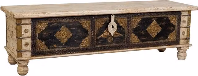 Baule etnico in legno di mango WANDERLUST DECO decorazione floreale beige, nero e oro L: 150 cm, P: 45 cm, H: 45 cm – 1