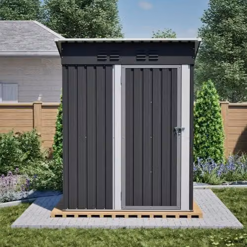 Capanno da giardino in metallo con tetto piano, dimensioni 152 x 84 x 182 cm, dotato di porta con serratura, resistente alle intemperie, ideale come deposito per attrezzi e garage per biciclette, per uso esterno, colore nero
