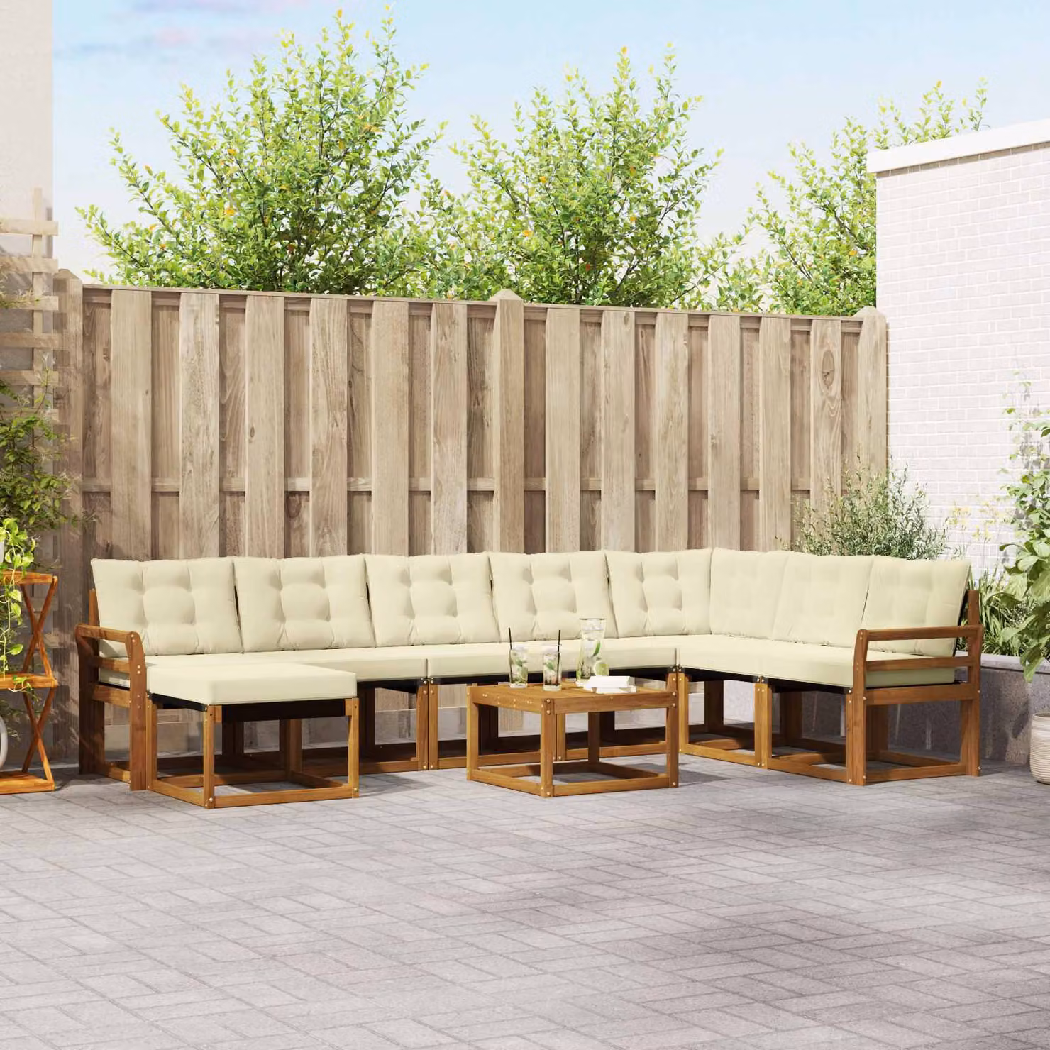 Set di divani da esterno vidaXL 9 pz in legno di acacia con cuscini beige e bianco per giardino e terrazza