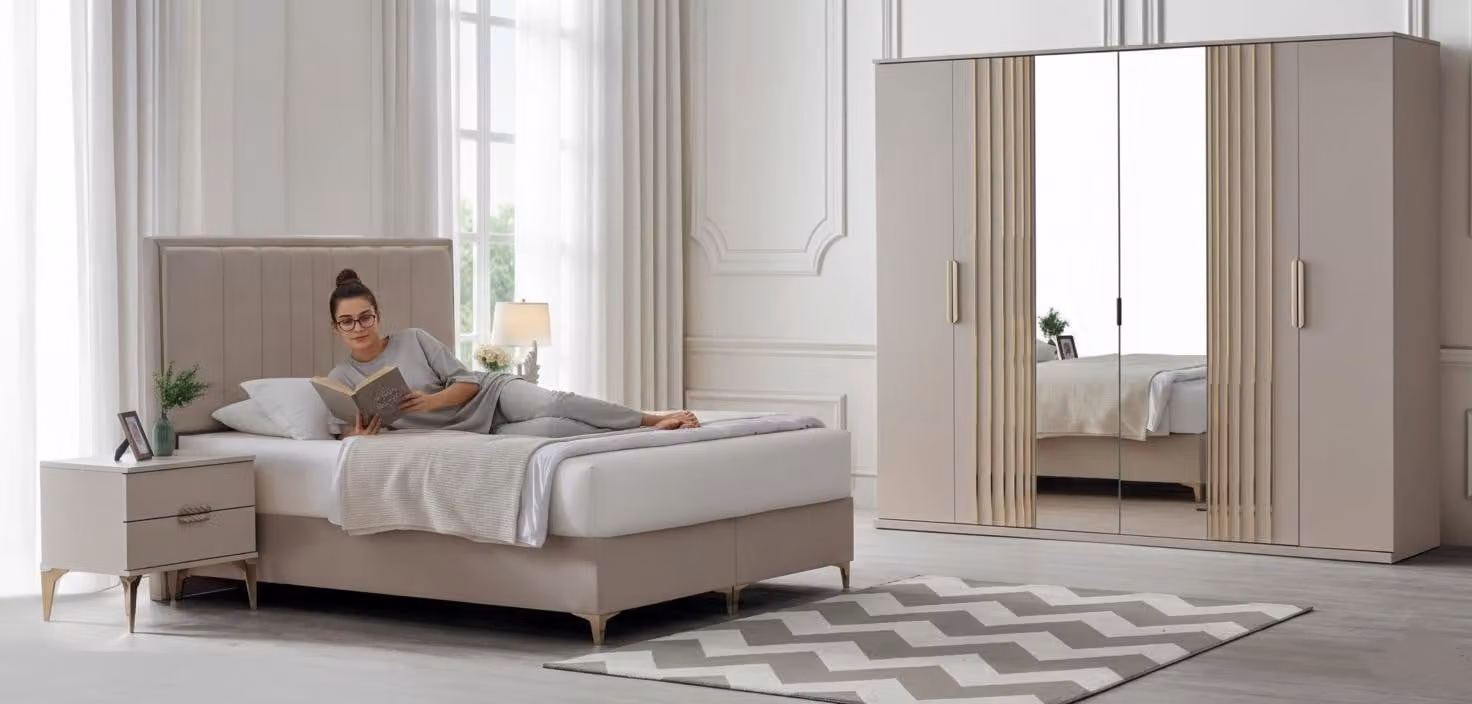 Set elegante per la camera da letto, completo di letto, comodini e armadio