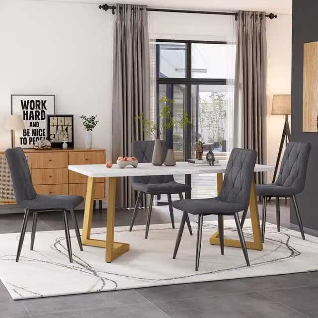 Set da pranzo Mivray composto da tavolo rettangolare in MDF bianco lucido e 4 sedie moderne in tessuto grigio con dettagli oro e nero, L: 117 cm, P: 75 cm, H: 75 cm