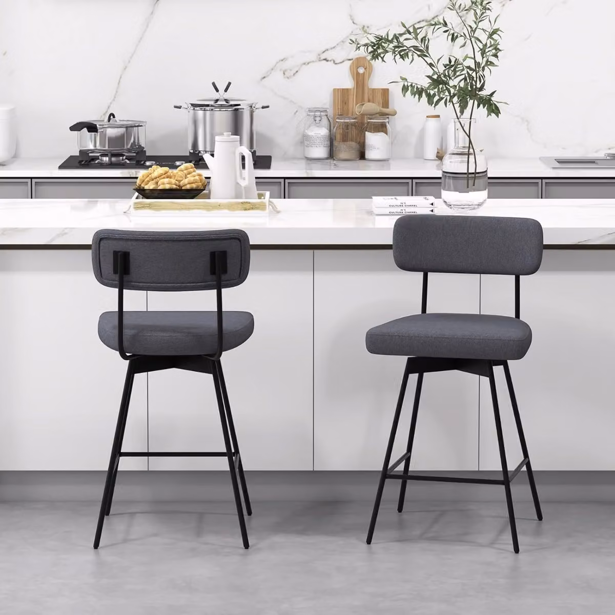 Set di 2 sgabelli da bar girevoli 360° Costway con schienale e poggiapiedi in tessuto e struttura in metallo Grigio