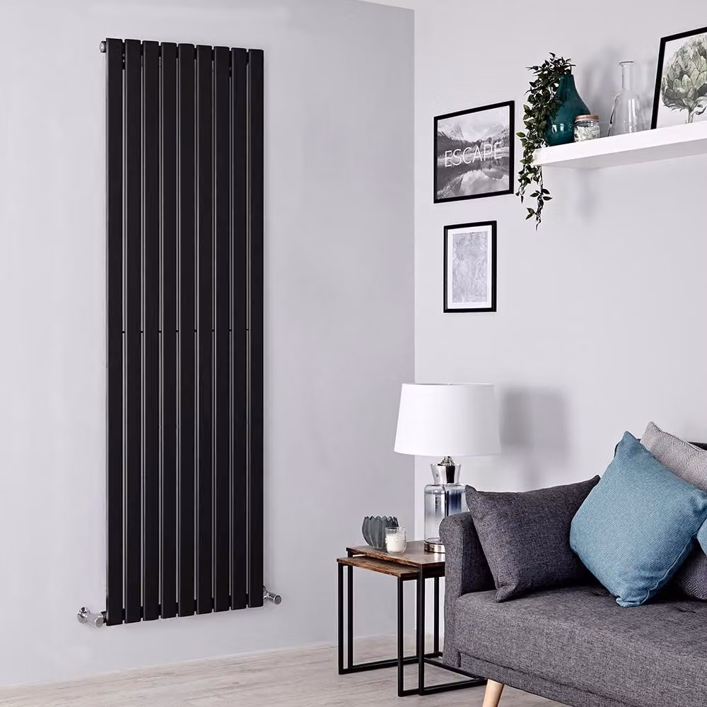 Radiatore di Design Verticale Nero - 1780mm x 630mm - Pannello Singolo - Delta