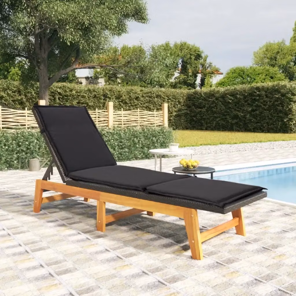 Lettino prendisole con cuscino nero e marrone in polyrattan e legno di acacia massello con poggiatesta regolabile – 2