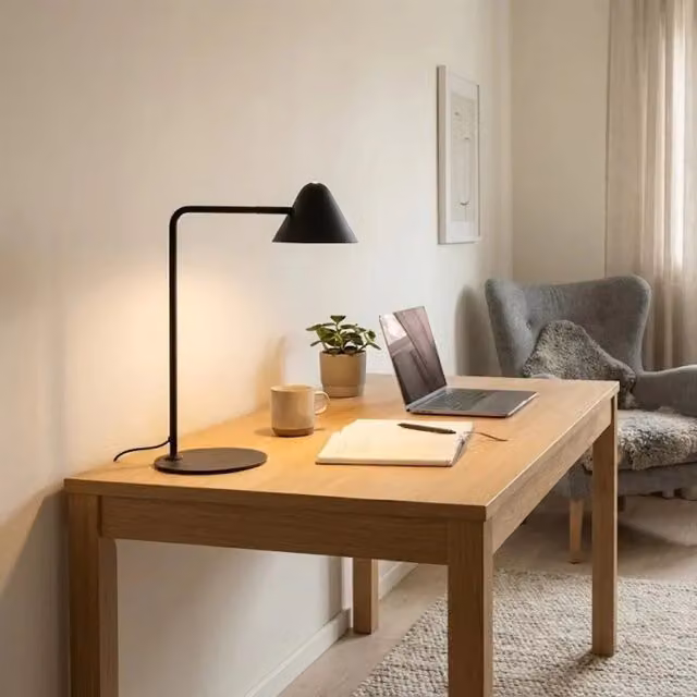 Lampada da tavolo LED Ambar con base in marmo nero opaco | Duzzle