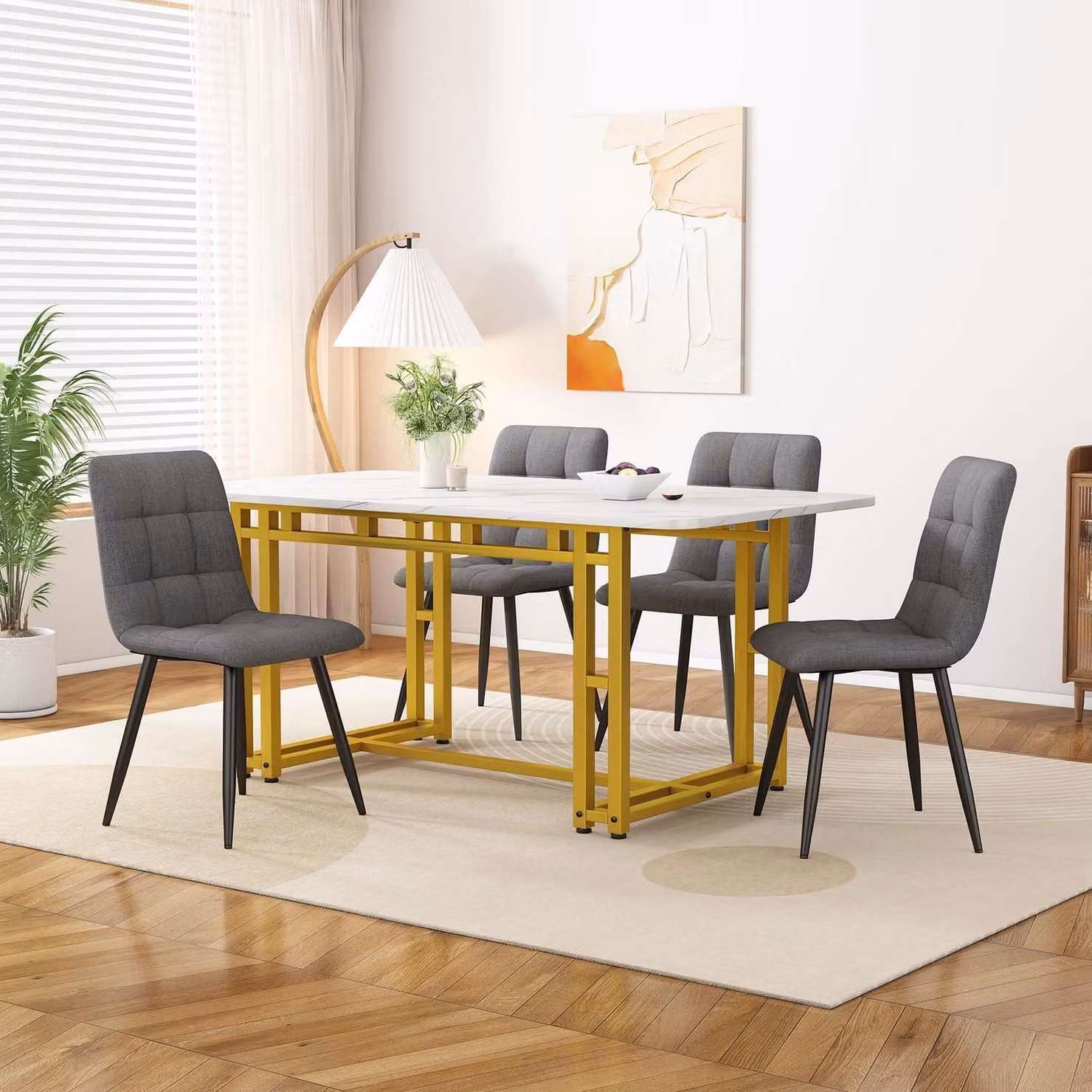 Set da pranzo composto da un tavolo rettangolare grigio e dorato e 4 sedie, realizzato in lino, dimensioni: 120x74x70 cm