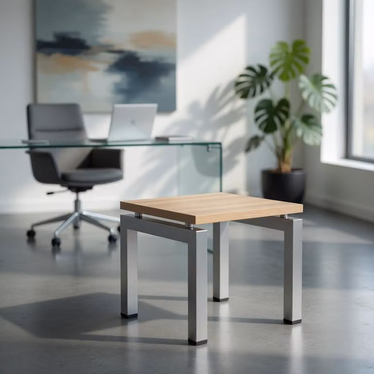 Moderno tavolino in legno e metallo