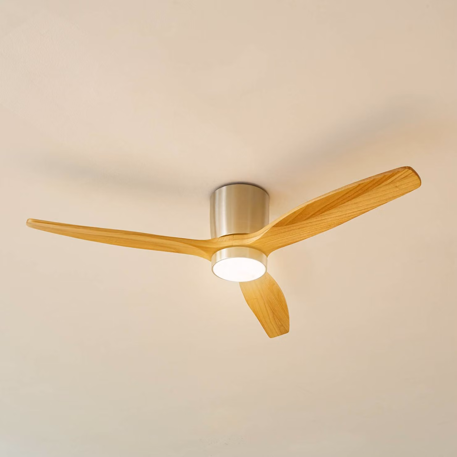 Lucande Ventilatore da soffitto LED Faipari, nichel, DC, silenzioso, 132 cm Faipari, Alluminio / Grigio / Zincato, Soggiorno / Sala da pranzo, Legno, Moderno