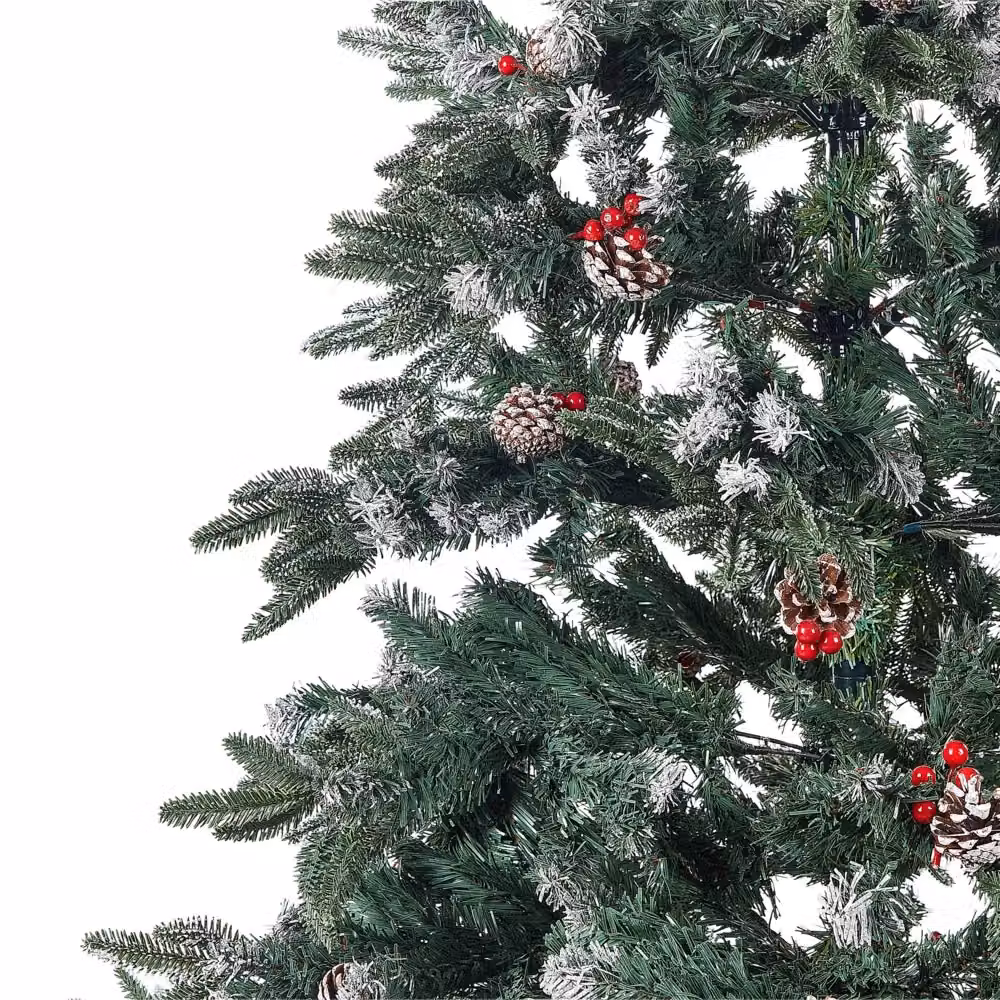Albero di Natale BELIANI con Neve Artificiale, Pigne e Bacche Rosse, Stile Classico, Colore Verde, H: 240 cm – 2