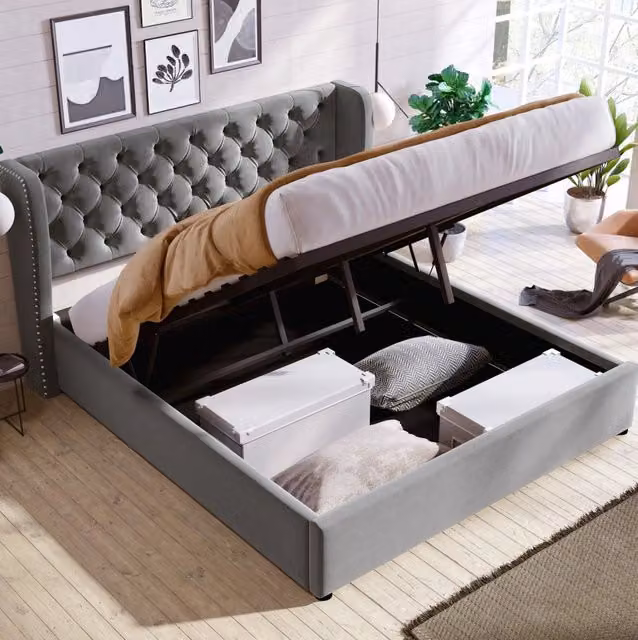 Letto matrimoniale 140x190 cm con contenitore idraulico; rivestimento in velluto grigio