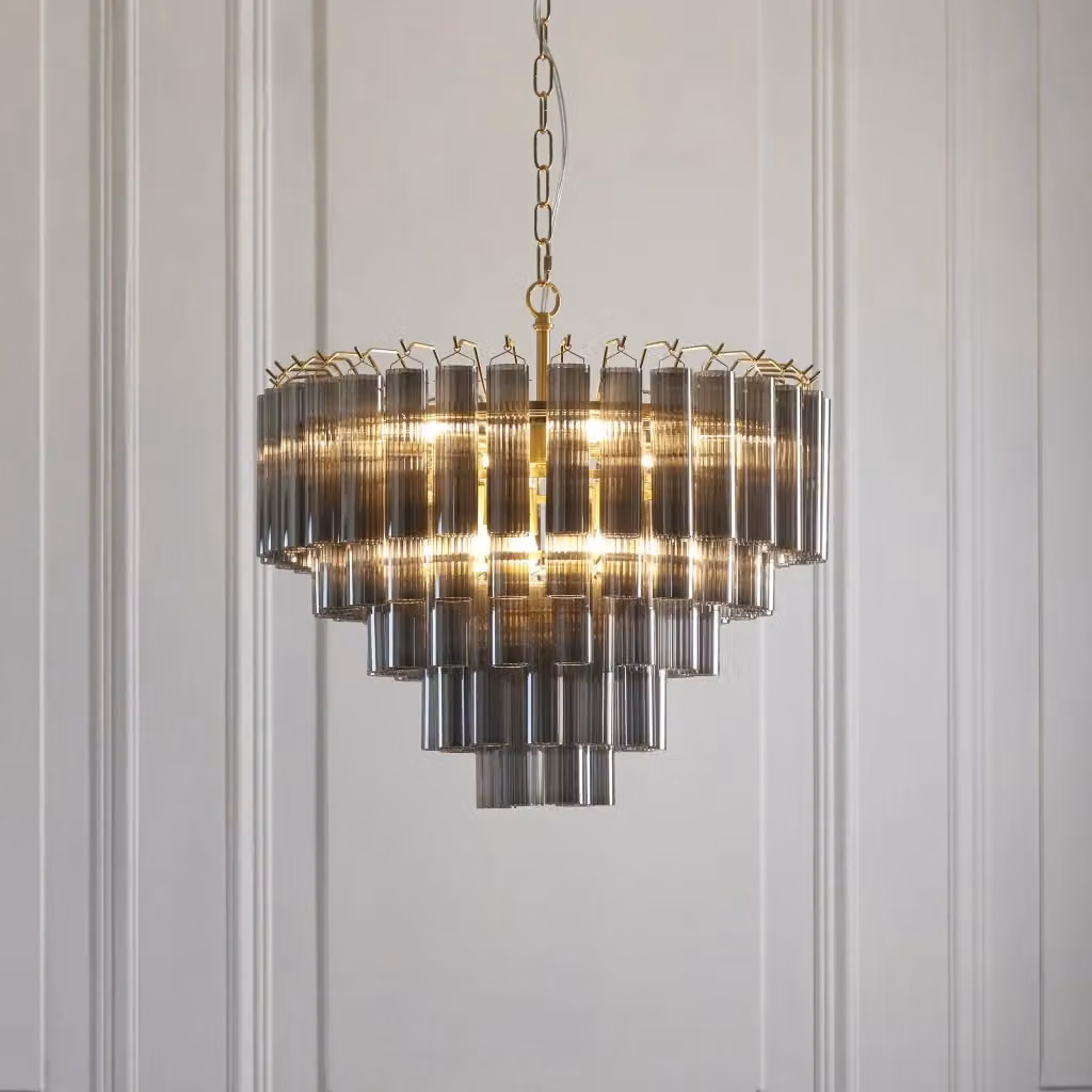 Lampadario a sospensione Toulouse Endon in ottone satinato e vetro fumé grigio, regolabile in altezza – 2