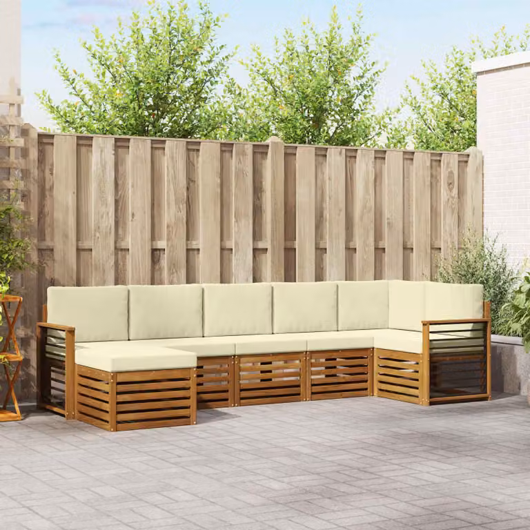 Set di divani da esterno vidaXL a forma di L composto da 7 pezzi in legno di acacia con cuscini beige e bianchi