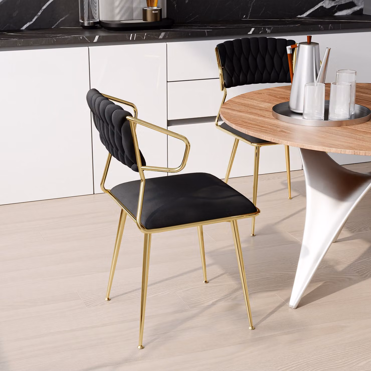 Set di 2 sedie da pranzo in velluto nero con motivo tartaruga, gambe in metallo dorato, design moderno ed elegante