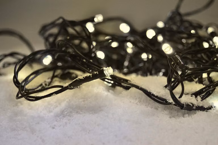 Catena natalizia a LED per esterni, 50 LED, 5 m, bianco caldo