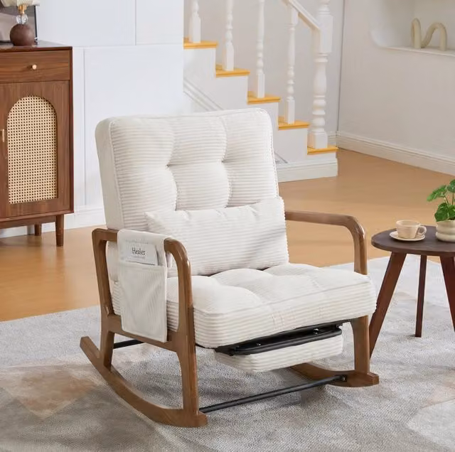Poltrona a dondolo beige in tessuto a coste con poggiapiedi, schienale regolabile ed ergonomico con cuscino lombare