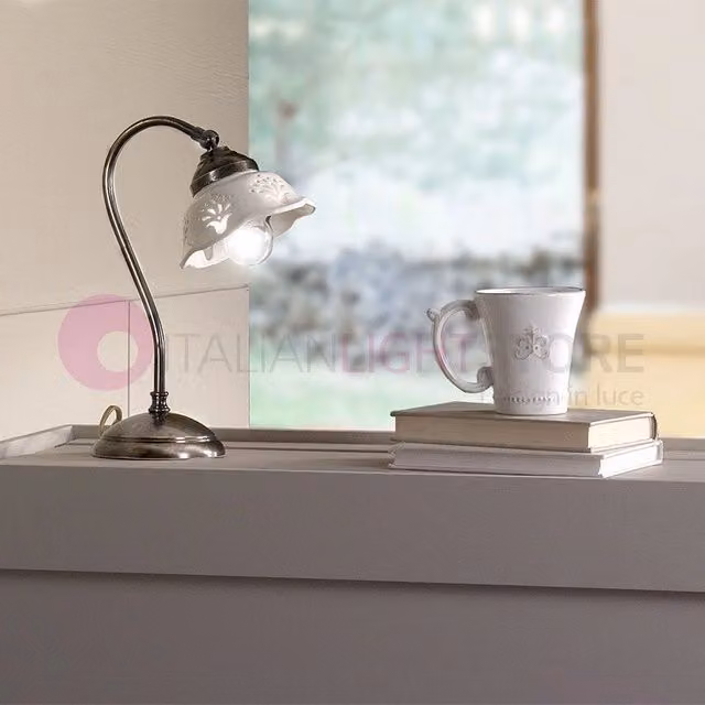 Lampada da Tavolo Riparbella di Ceramiche Borso in Ceramica Bianca e Ottone con Luce Calda e Regolabile
