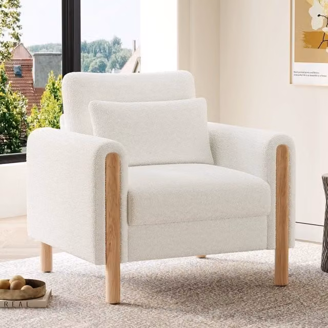 Poltrona con braccioli OKWISH in tessuto boucle bianco con struttura in legno massello