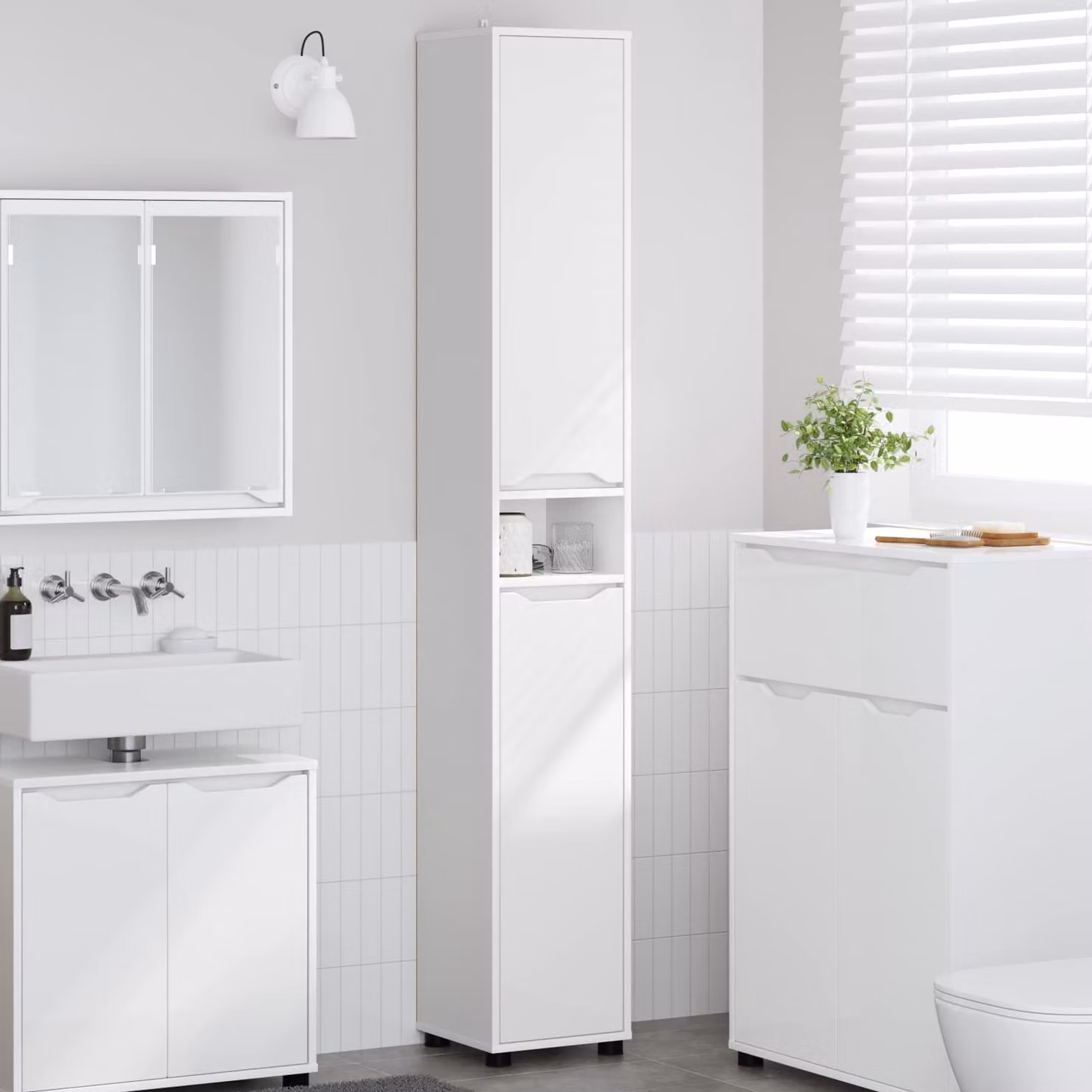 Mobile da bagno moderno vidaXL bianco con ante a battente e ripiani interni L: 30,5 cm, P: 30 cm, H: 195 cm