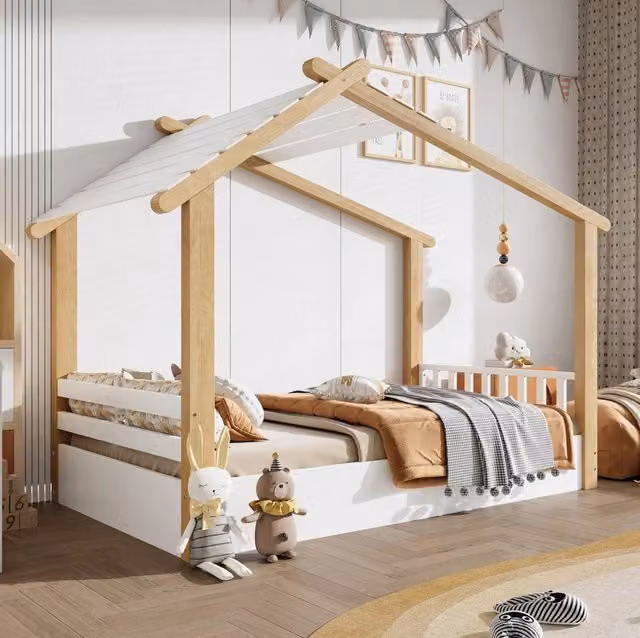 Letto singolo per bambini in legno con design a casetta, 90x200cm, struttura in pino, truciolato e MDF, bianco e naturale
