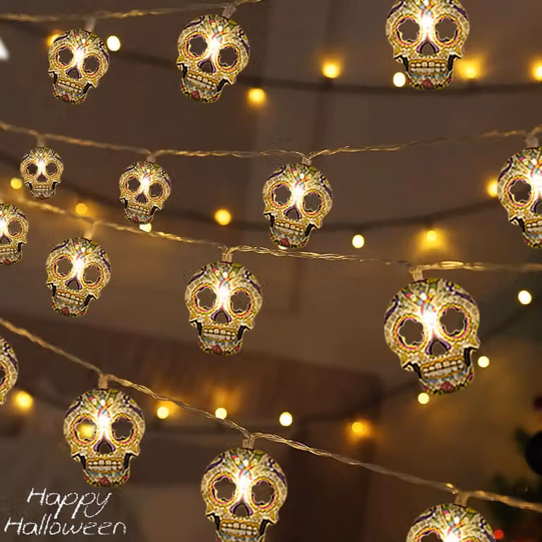 Catena luminosa a tema Halloween, 3 metri, 20 LED, con motivo di teschio, alimentata a batteria