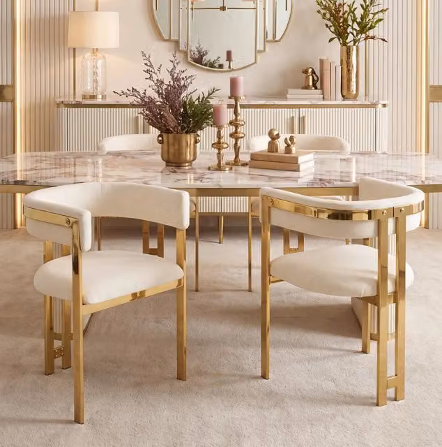 Set 4 sedie da pranzo ULEVR con schienale semicircolare, rivestimento in ciniglia beige e gambe in metallo oro