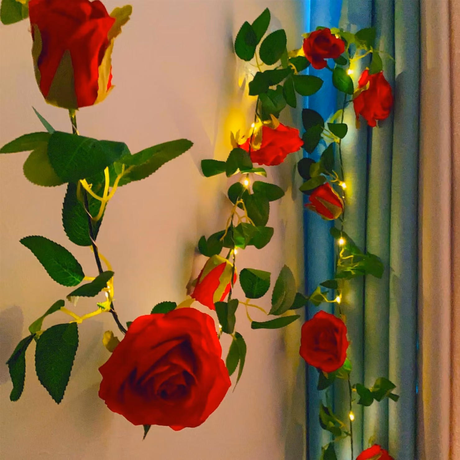 Catena luminosa a forma di rampicante di rose artificiali, con 20 LED, timer integrato, lunghezza di 6,5 piedi (circa 2 metri), colore rosso