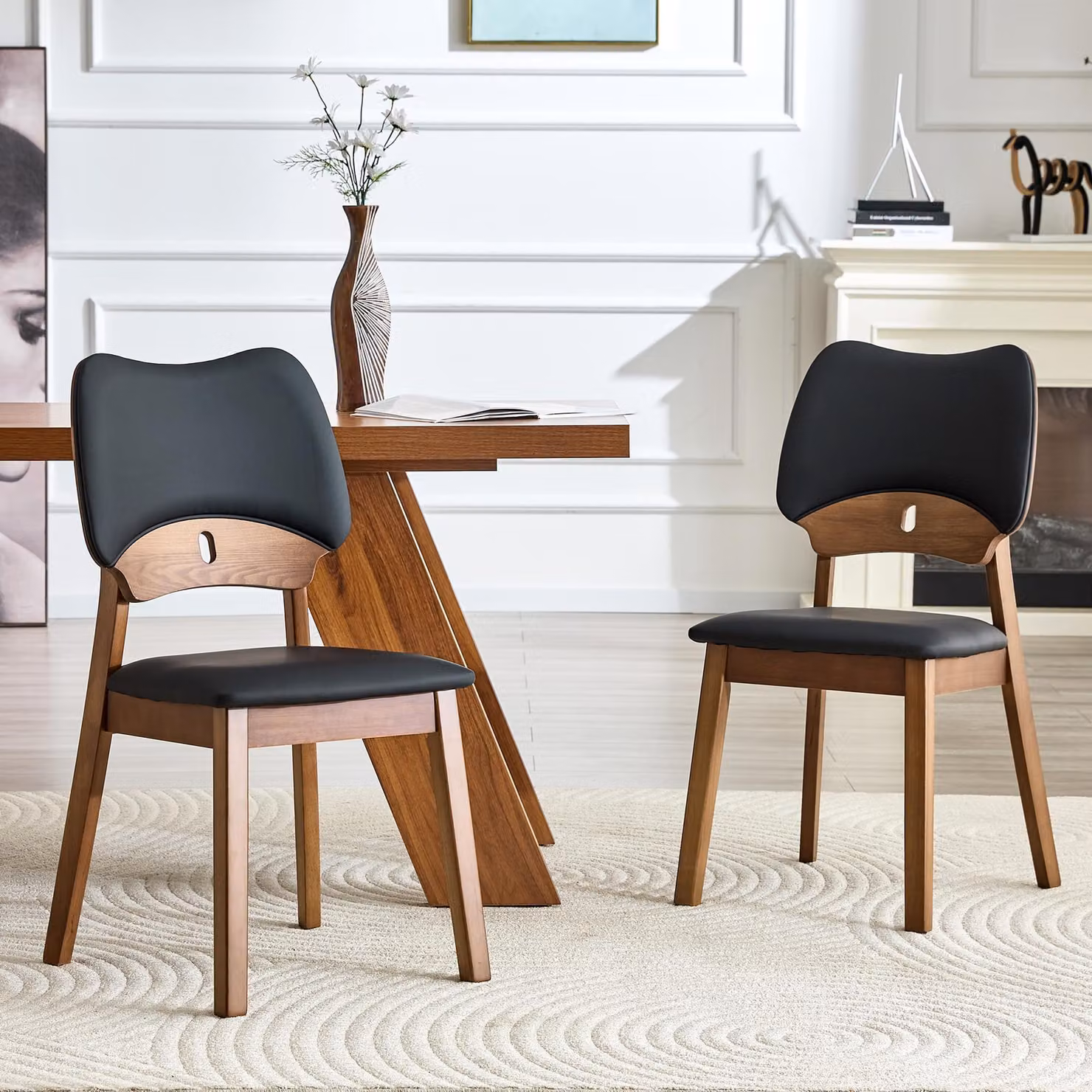 Set di due sedie da pranzo, schienale a forma di farfalla, sedie in legno, seduta imbottita (colore nero)