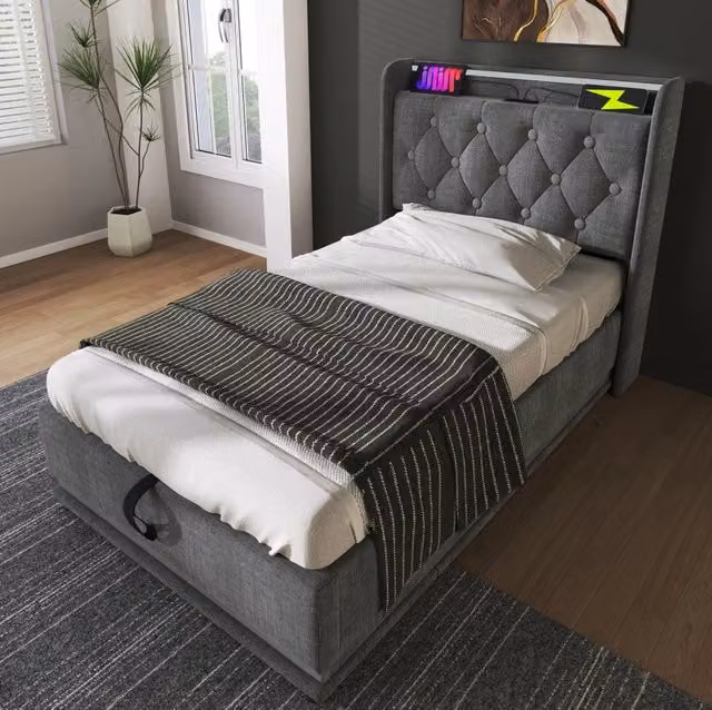 Letto singolo 90x200 cm con contenitore; LED 360°; USB-C e testiera in lino grigio