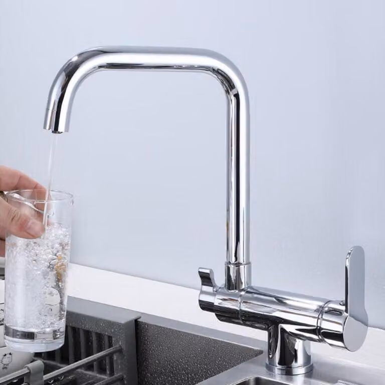 Rubinetto da cucina a 3 vie, orientabile a 360°, con due maniglie, in ottone cromato