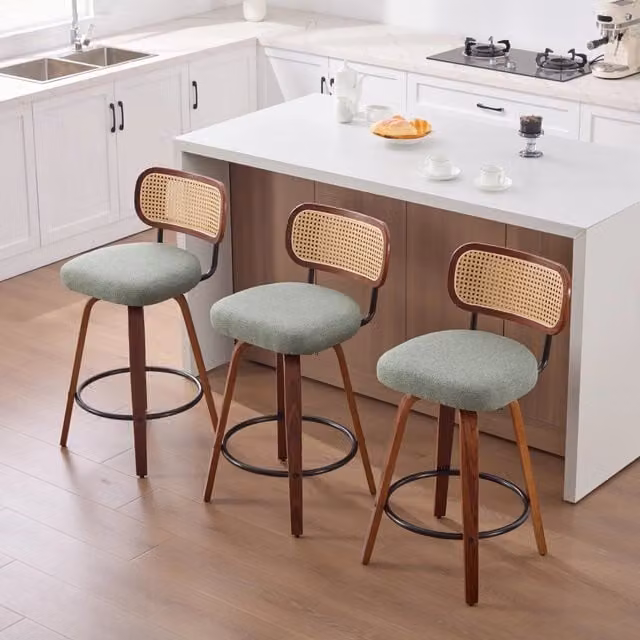 Sgabello da bar girevole set di 3 con schienale in rattan PE e seduta in lino con poggiapiedi metallo verde oliva