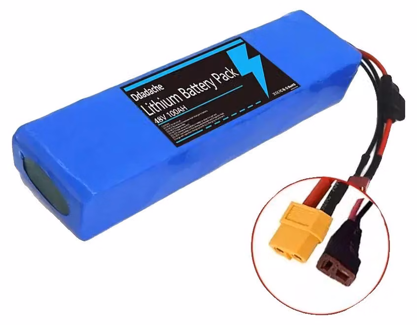 Batteria agli ioni di litio, capacità di 100 Ah, configurazione a 48V, connettore XT60