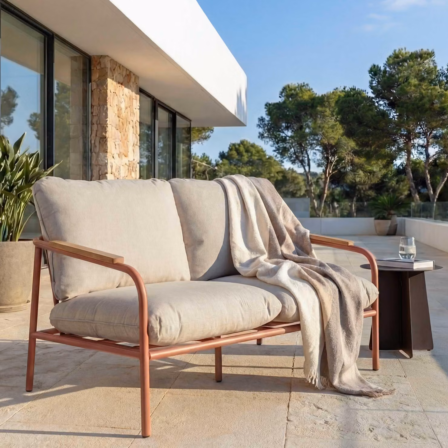 Panca da giardino in alluminio HWC-O11, divano da esterno a 2 posti, tessuto Olefin (205 g/m²) 125cm ~ terracotta rivestimento beige