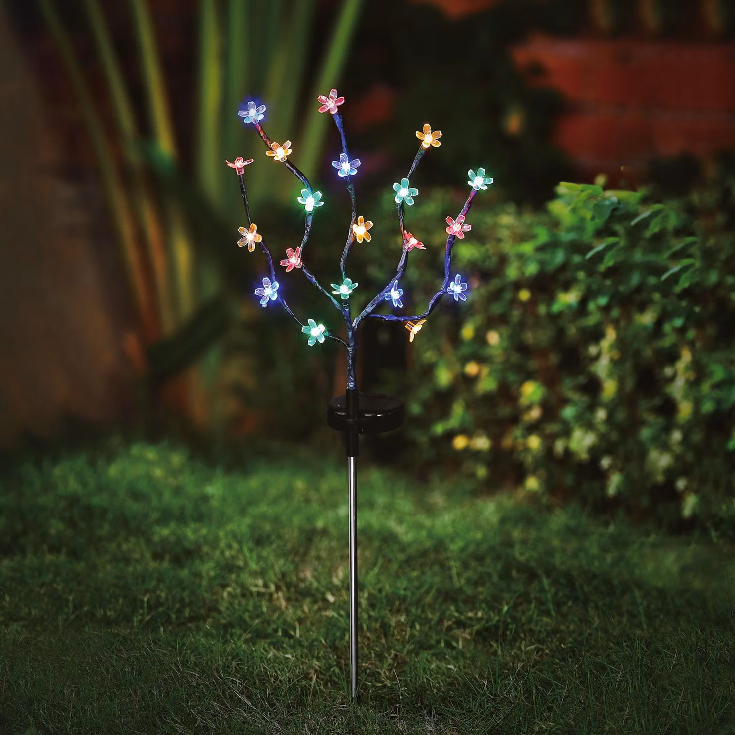 Fiore da giardino a LED alimentato a energia solare - Lampada solare a forma di fiore per esterni - 20 LED colorati - Altezza 65 cm - Con picchetto - Accensione/spegnimento automatico - Illuminazione d'atmosfera per giardini e vialetti [11274]