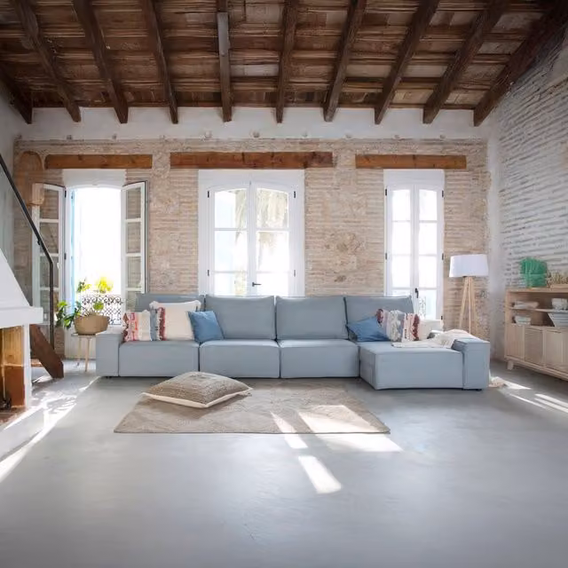 Divano modulare a L Banak Delta blu con struttura in legno e coperture rimovibili