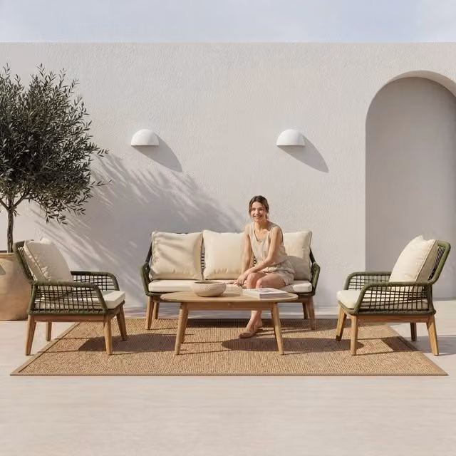 Set da giardino Kairo Banak in legno di acacia con divano a 3 posti, 2 poltrone e tavolino da caffè, colori verde e beige con cuscini inclusi