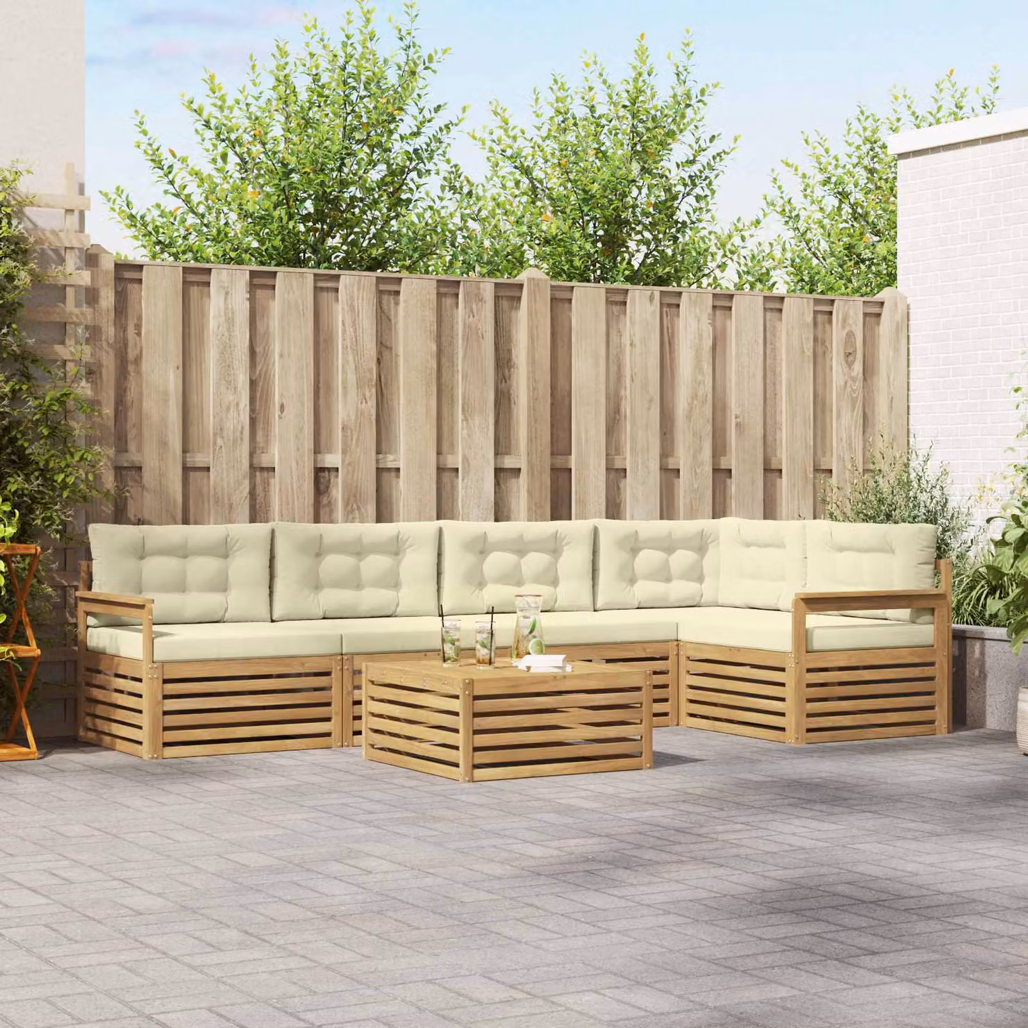 Set di divani da esterno vidaXL a forma di L composto da 6 pezzi con tavolo da caffè, in legno di acacia e tessuto resistente ai raggi UV, colori bianco, beige e marrone