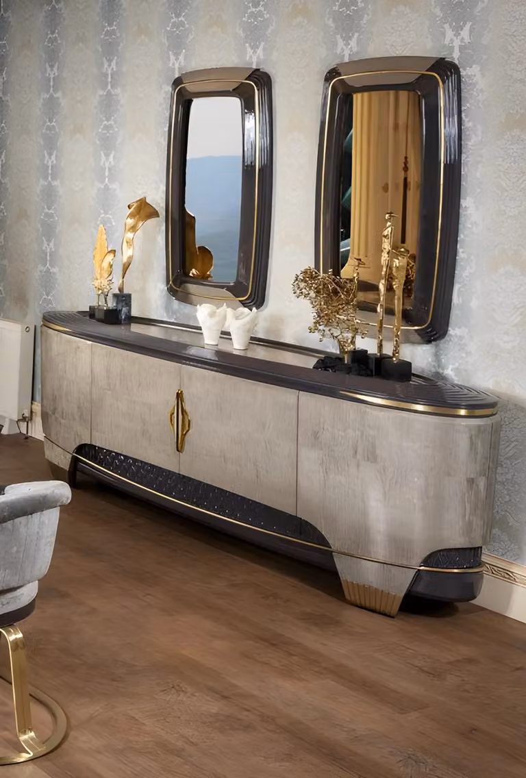 Lussuosa credenza da salotto color beige con 2 specchi