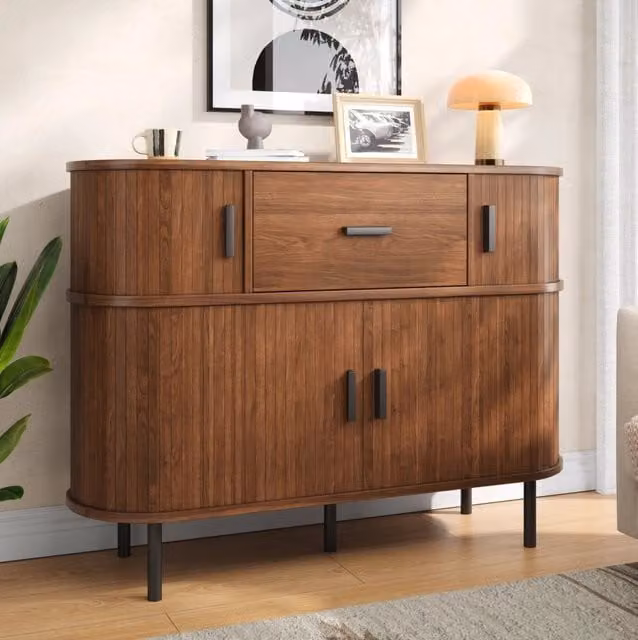 Credenza ULEVR 110x35x81,5 cm con ante scorrevoli, cassetto centrale e vani contenitore, noce