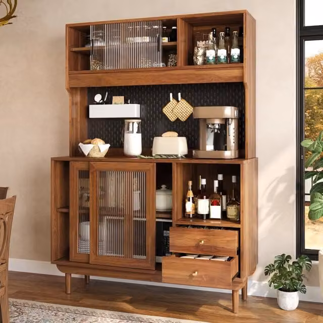 Credenza da cucina con 4 ante scorrevoli in vetro rigato, 2 cassetti e vani aperti, noce, 117×30×170 cm