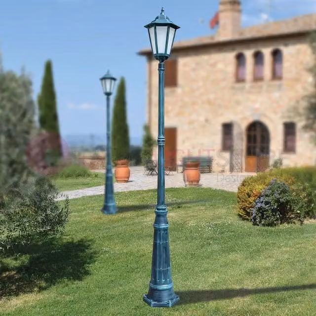 DAFNE GRANDE Lampione h.255 Lanterna Esagonale Classica esterno Giardino COLORE STRUTTURA: NERO-ORO, COLORE DIFFUSORE: TRASPARENTE