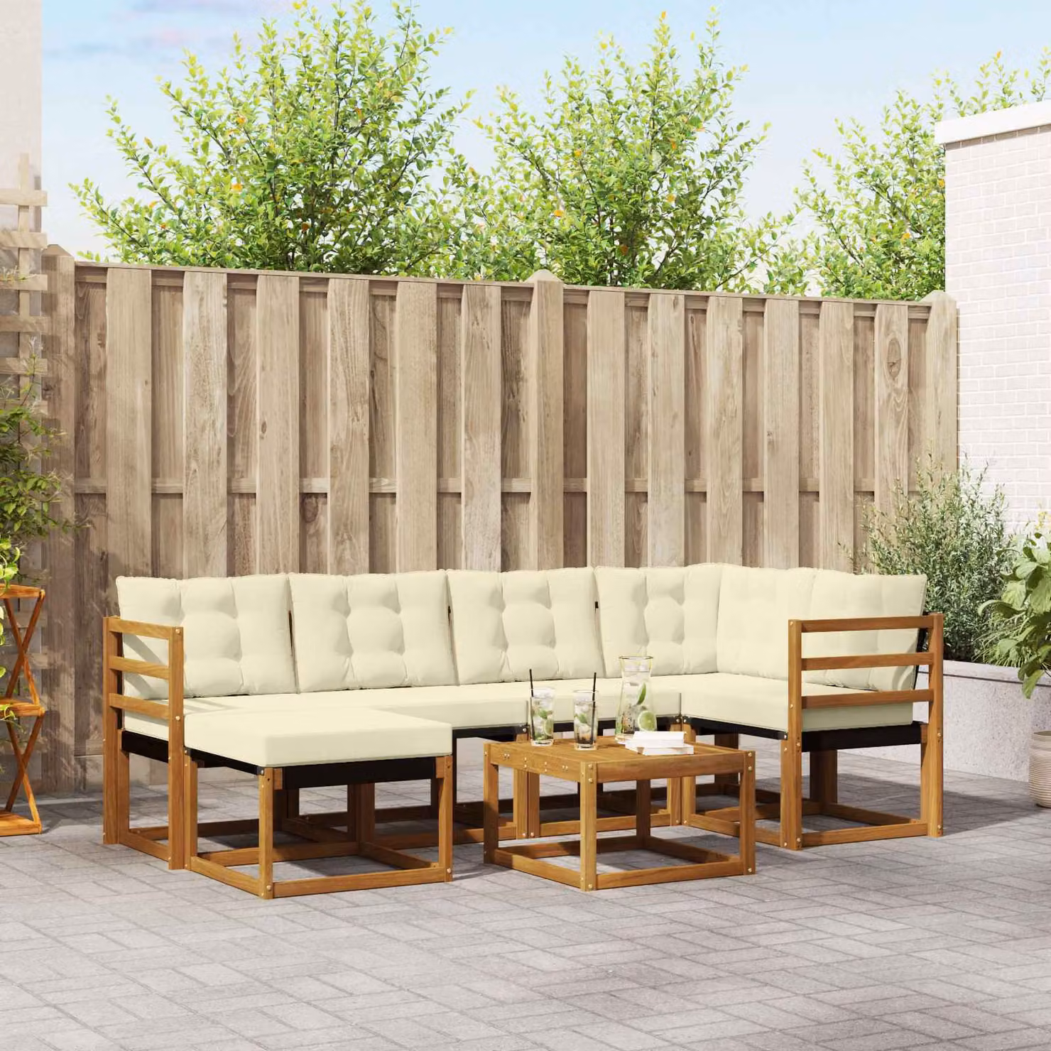 Set di divani da esterno vidaXL 7 pz in legno di acacia con cuscini beige e bianco