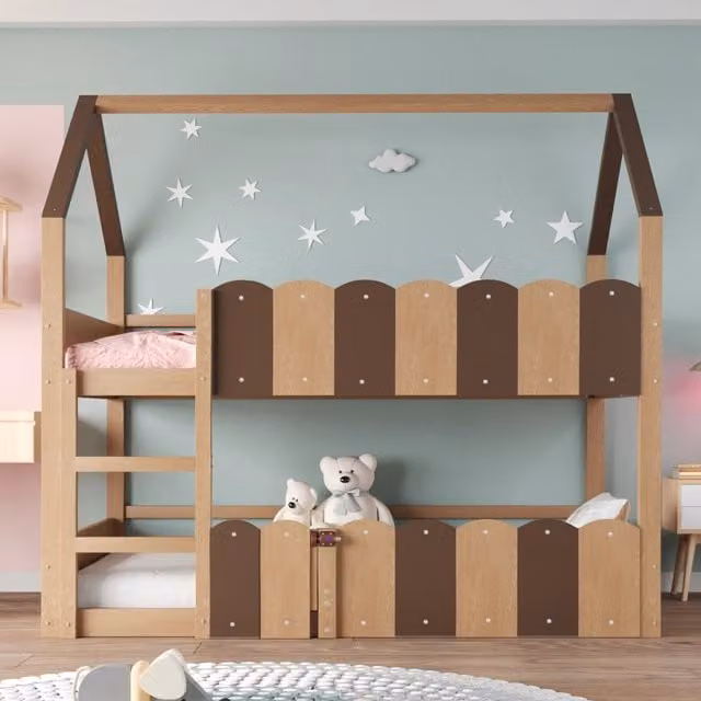 Letto a castello per bambini 90x200 cm; letto casa in legno con sponde rialzate e scaletta frontale; colore naturale