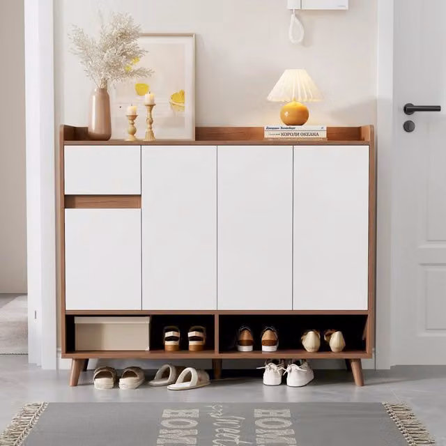 Scarpiera con 4 ante e 1 cassetto, ripiano regolabile e kit antiribaltamento, in truciolato, bianco e naturale, 120×35×99 cm