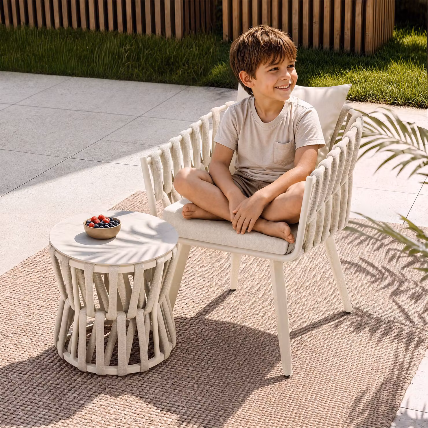 Set da giardino Lugano tectake con design intrecciato, struttura in alluminio verniciato e piano in vetro, colore beige – 2
