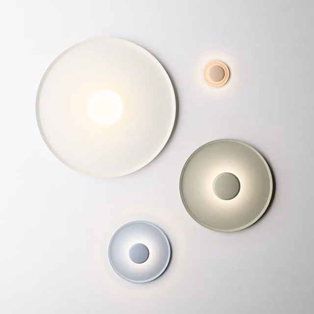 Vibia Top Plafoniera e Applique LED dimmabile in alluminio e vetro bianca con tecnologia Casambi