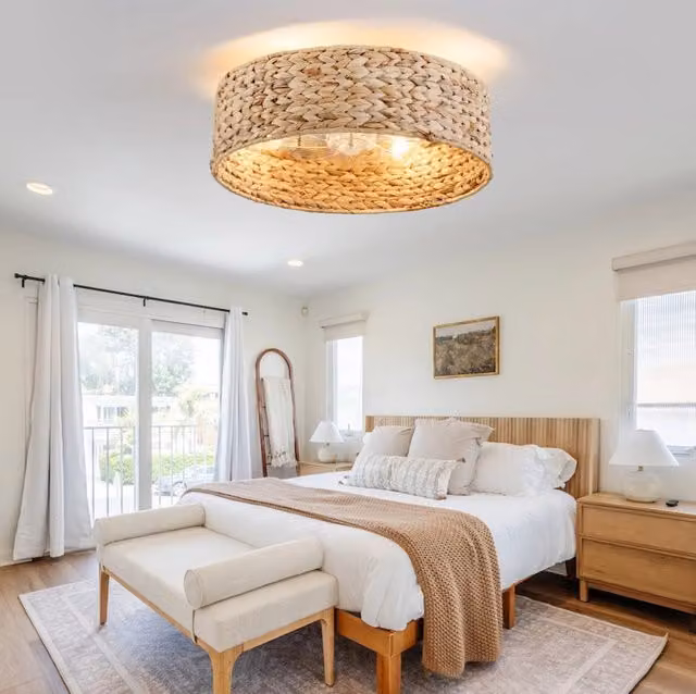 Ventilatore da soffitto con lampada MODFU in rattan e rame, colore beige, con controllo Bluetooth, telecomando e timer