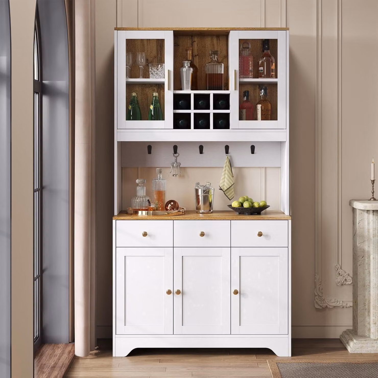 Mobile contenitore alto, finitura effetto legno bianco, dimensioni 94,5 x 30 x 175,5 cm, ideale per soggiorno o sala da pranzo