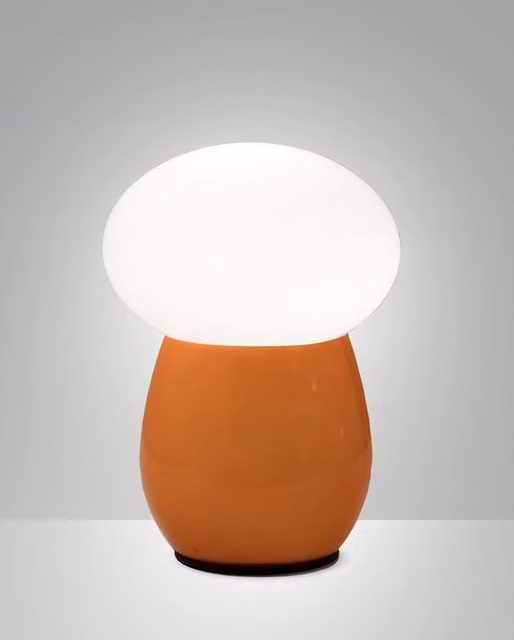 Lampada da tavolo Freddy Fabas in vetro soffiato Ambra con attacco E27 40W e design moderno