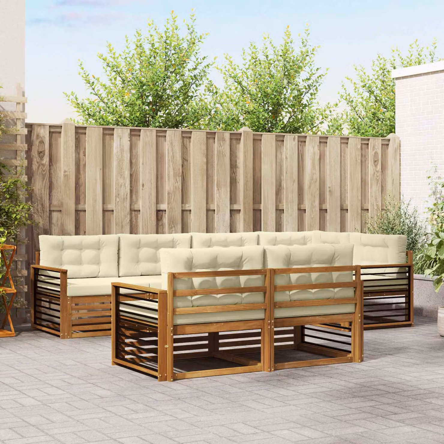 Set di divani da esterno vidaXL a forma di L composto da 7 pezzi in legno di acacia con cuscini beige e bianchi